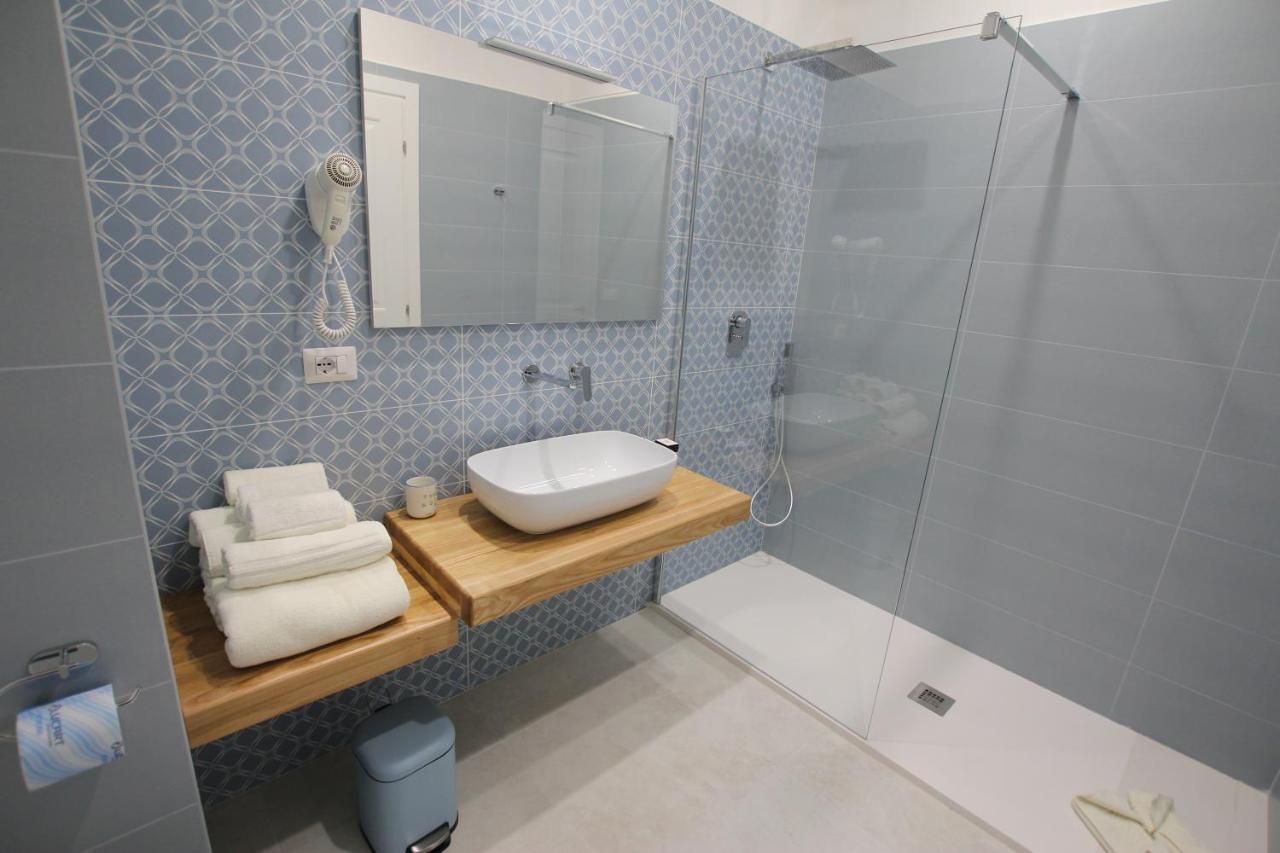 Hotel Lucia *